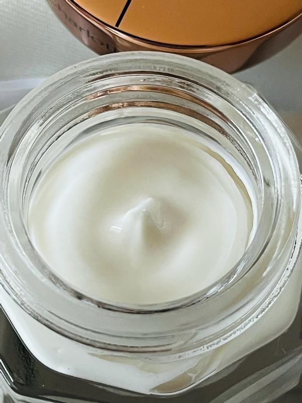 Customer photo for "Beautiful set for glowy skin"