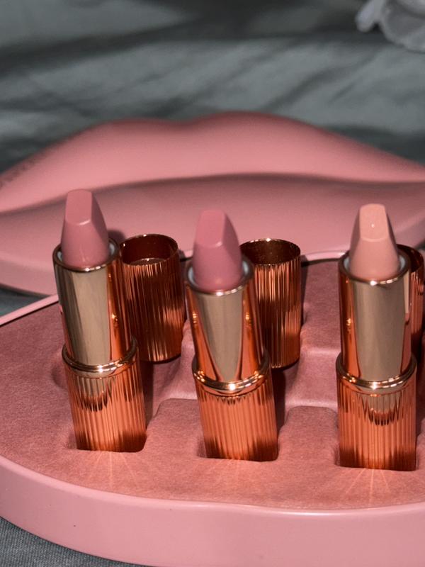 Customer photo for "Wonderful little lip kit"