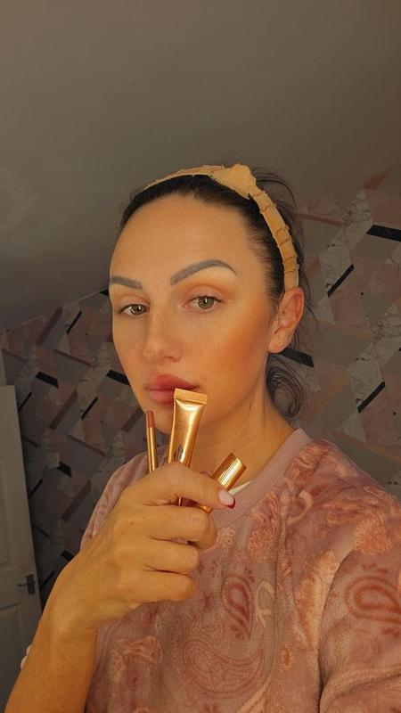 Customer photo for "Beautiful, and makes me feel so glam!"