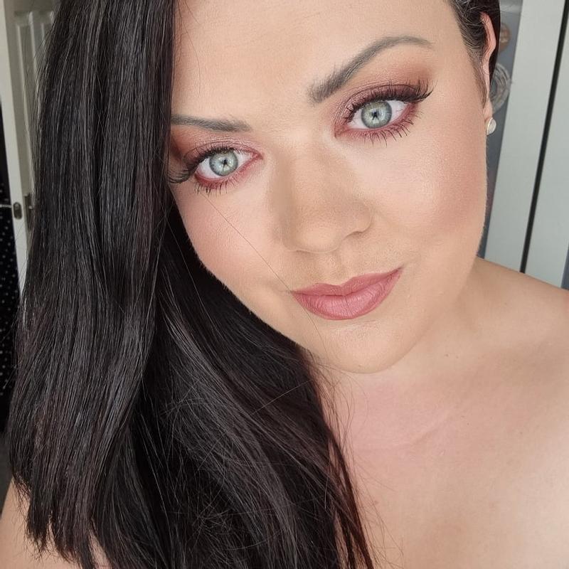 Pillow talk eyes to mesmerise, liner, palette of pops