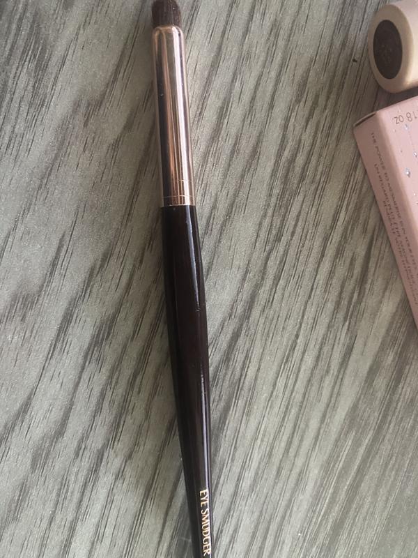 Customer photo for "Nice eyeshadow smudger"