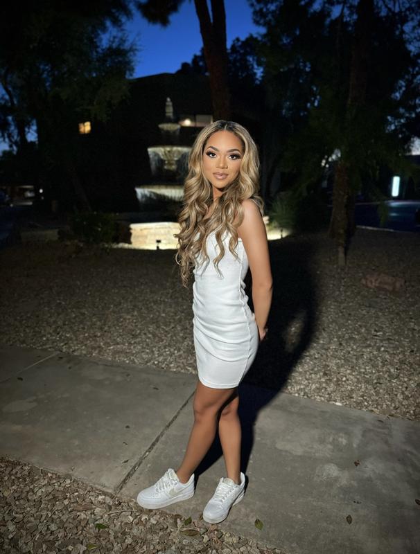 Customer carousel item 5.