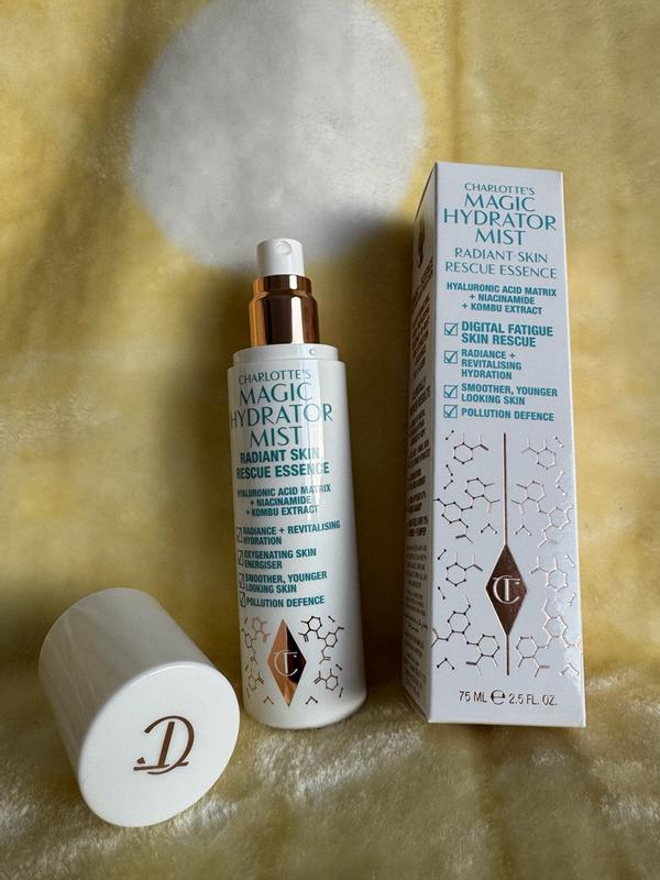 Customer photo for "Leaves my skin feeling moisturised"