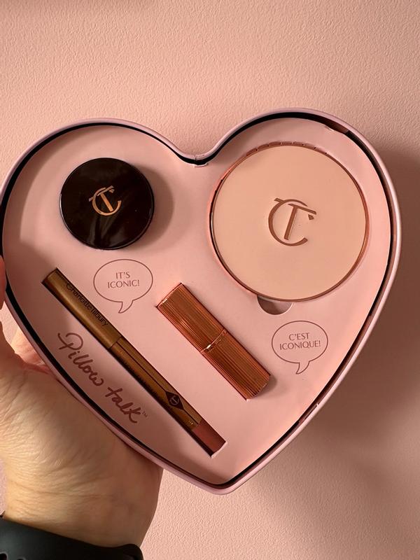 Customer photo for "Gorgeous makeup for on the go!"