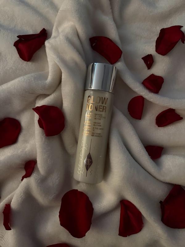 Customer photo for "Amazing, lightweight toner which smells incredible"