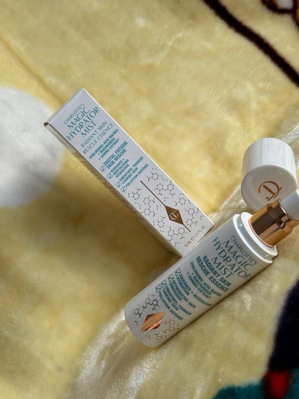 Customer photo for "Leaves my skin feeling moisturised"