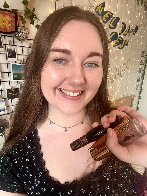 Customer photo for "Wonderful bundle of staple beauty products"