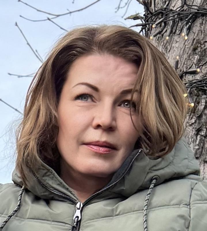 Customer carousel item 3.