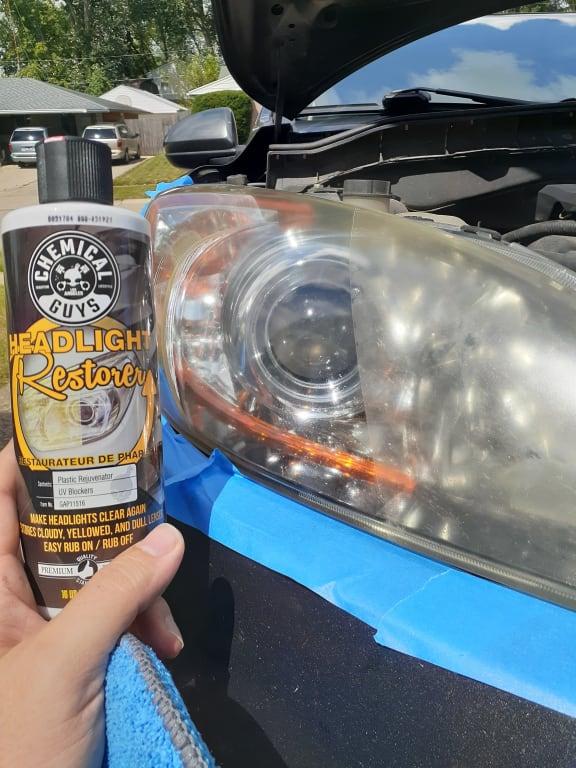 Chemical Guys - Enter the new year with crystal clear headlights by using  Headlight Restorer! Headlight Restorer is a quick and easy all-in-one  product that removes the layer of oxidation, restores the