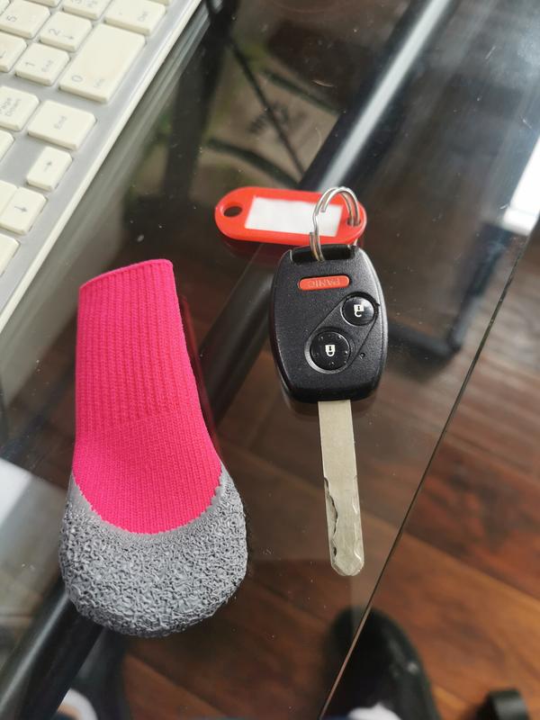 How is this a large?????