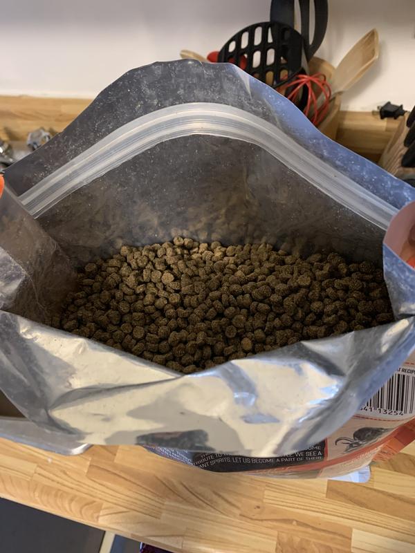 Broken resealable. Cut open the bag and it immediately fell open because of this.