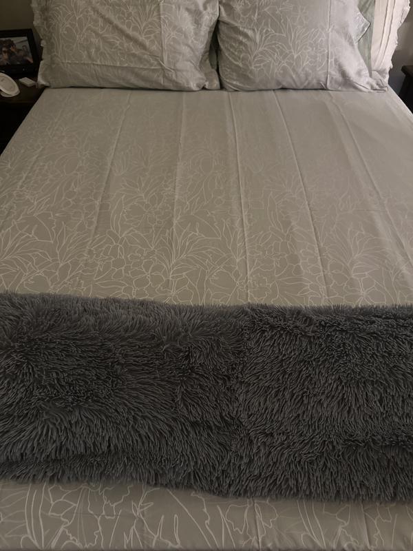 Love how it adds color to my bedroom