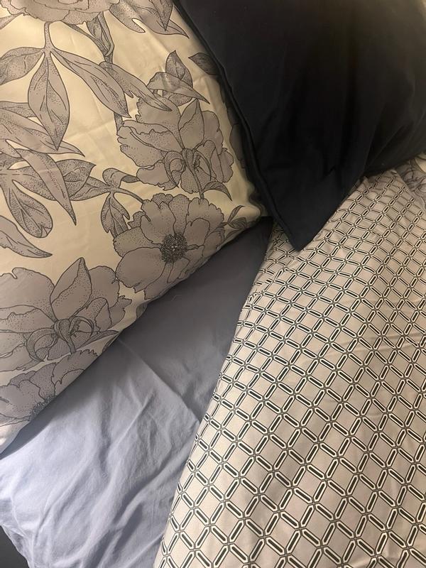 Review Thumbnail Image 2 379481455