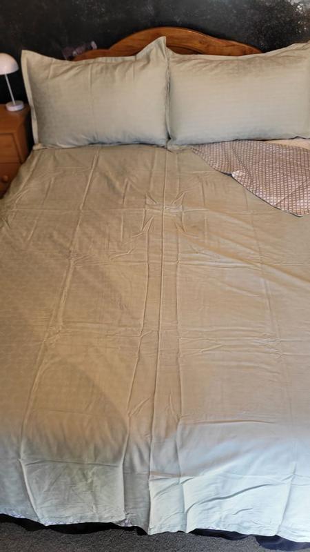 Review Thumbnail Image 3 381356989