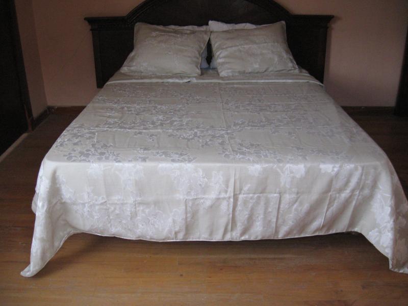 My new and beautiful Orchid Full/Queen Duvet Set Linen
