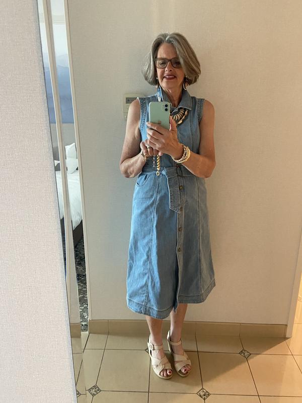 chicos denim dresses Women's Denim Godet Sleeveless Dress in Indigo Wash size 0/2-XS