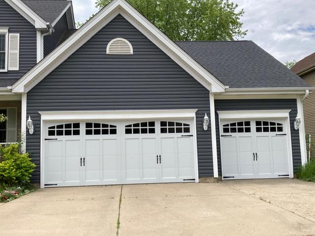 Carriage House Overlay By C H I Overhead Doors