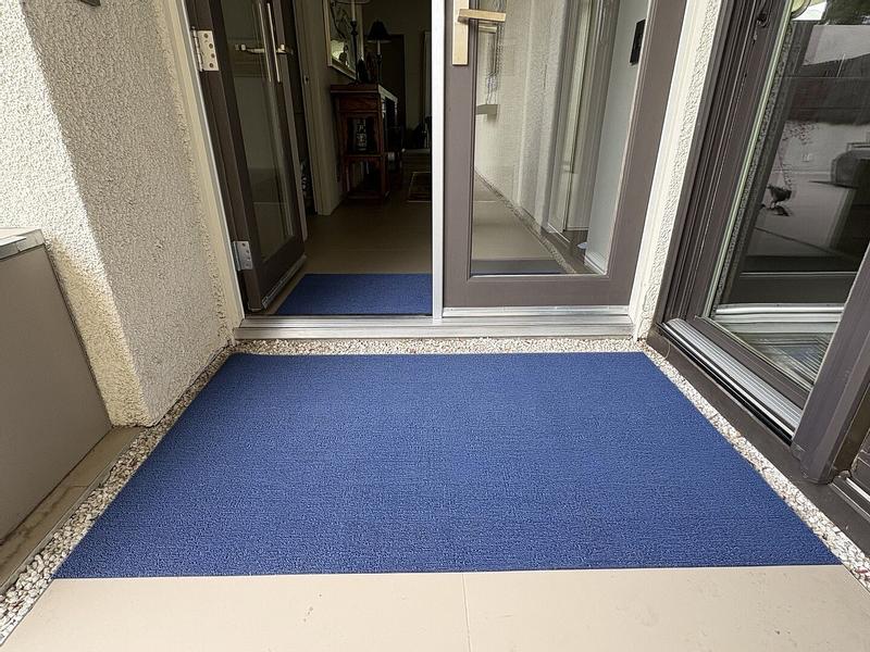 Customer carousel item 1.