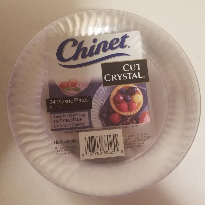 Chinet Cut Crystal 7 Plastic Plates 12 Ct Pack, Plates, Bowls & Cups