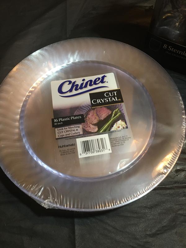 Chinet Cut Crystal 10-Inch Plates, 8 ct - Harris Teeter