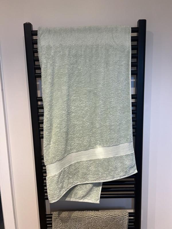 Customer photo for "Towels are a good size,"