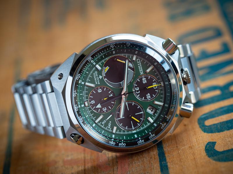 Promaster Tsuno Chrono Racer Green Dial Super Titanium Bracelet