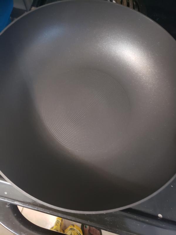 Nonstick frying pan