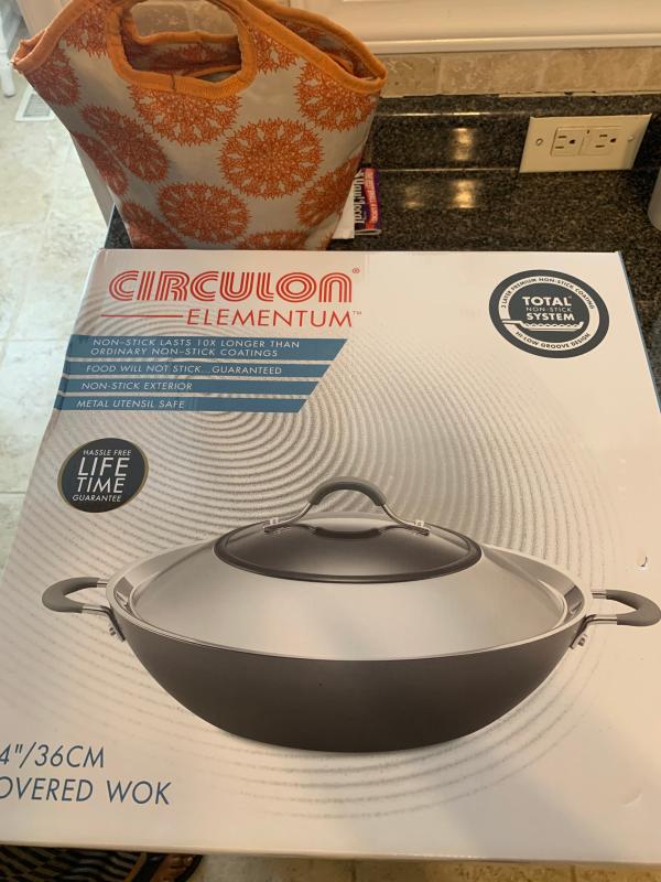 Circulon® Elementum™ Nonstick 14Inch HardAnodized Covered Wok in