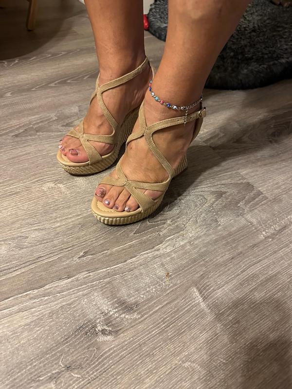 Review Thumbnail Image 0 385166224