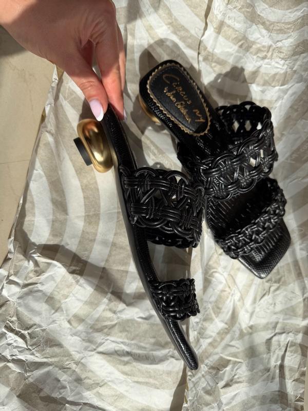 Customer photo for "The perfect statement slide 🖤"