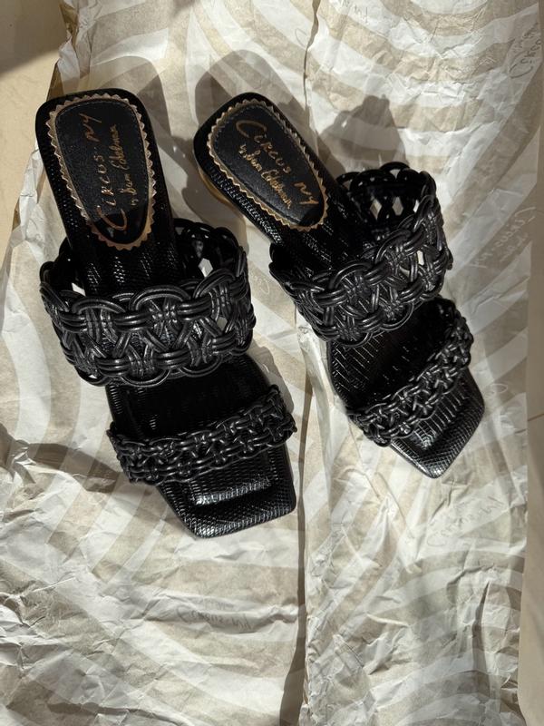 Customer photo for "The perfect statement slide 🖤"