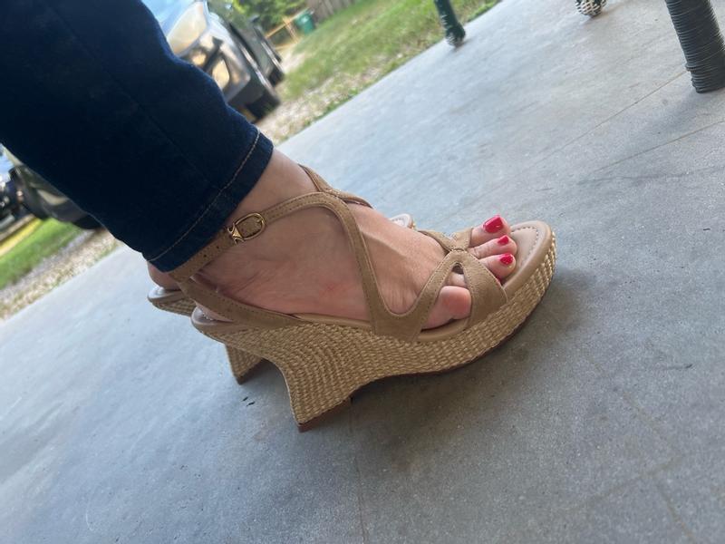 Review Thumbnail Image 1 385071542