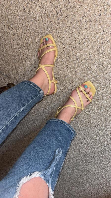 Review Thumbnail Image 0 384678820