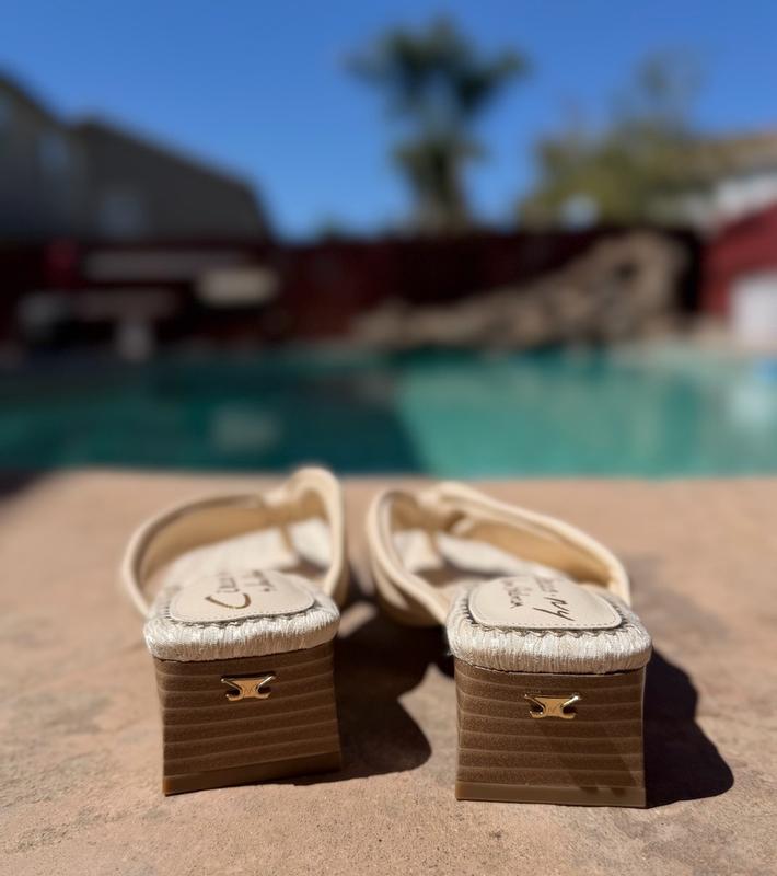 Customer photo for "Simple and versatile"