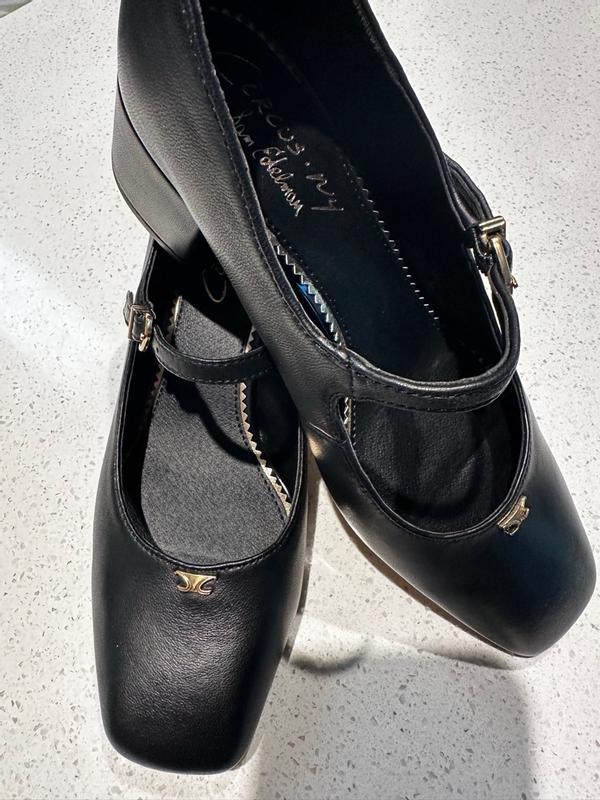 Customer photo for "Comfortable and stylish"