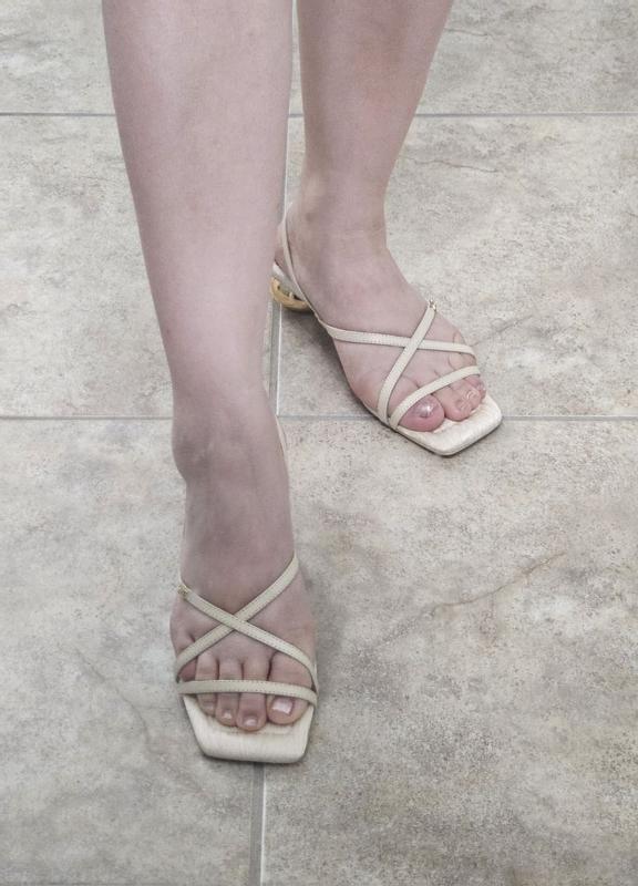 Customer photo for "Unique but it hurts"