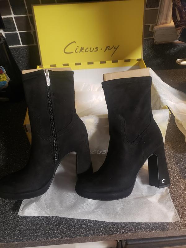 Customer photo for "Nice boots"