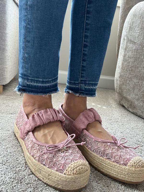 Review Thumbnail Image 0 382383253