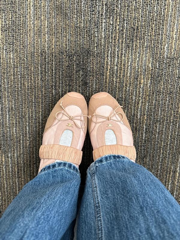 Review Thumbnail Image 0 383127261