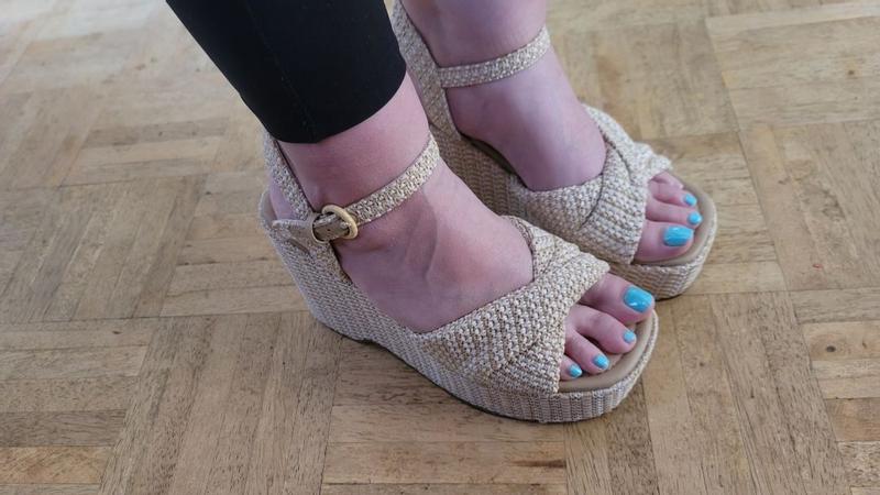 Review Thumbnail Image 0 385047210