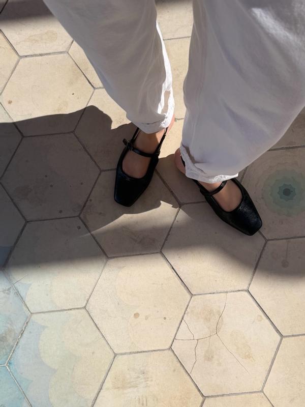 Review Thumbnail Image 0 383602044