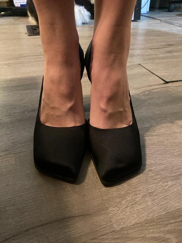 Sophisticatedly modern heels!