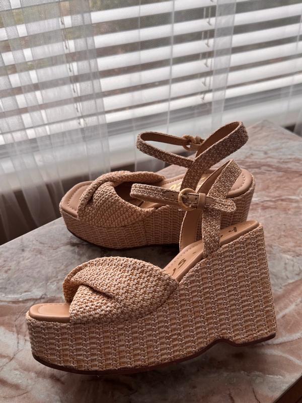 Review Thumbnail Image 1 385594760