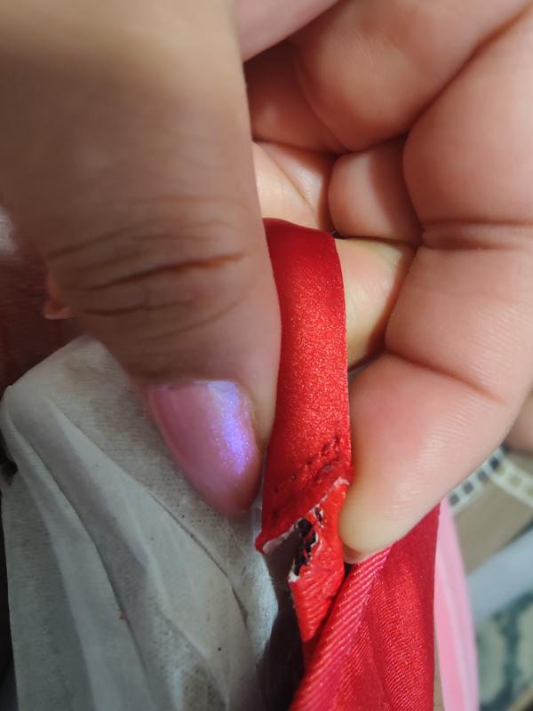 Showing the ripping strap ...