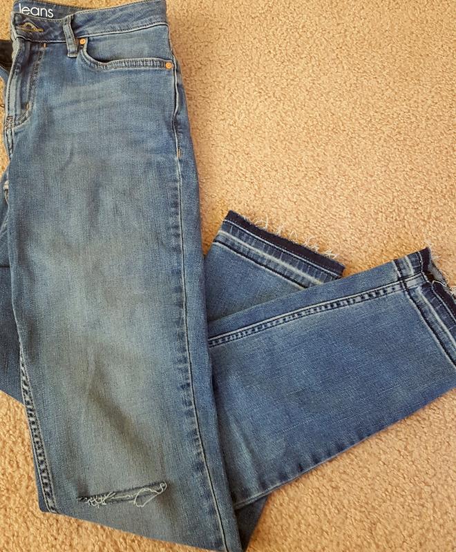 Perfect pair of Distressed jeans.
