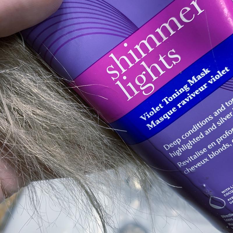 SHIMMER LIGHTS™ Violet Toning Mask 6.76 oz / 200 ml · Clairol Open 