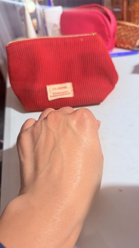 Customer carousel item 3.