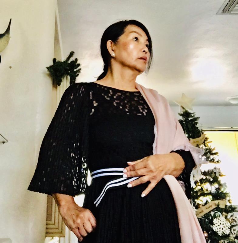 Never used makeup only my clarins moisturizer. I’m 68 years old and loving it❤️