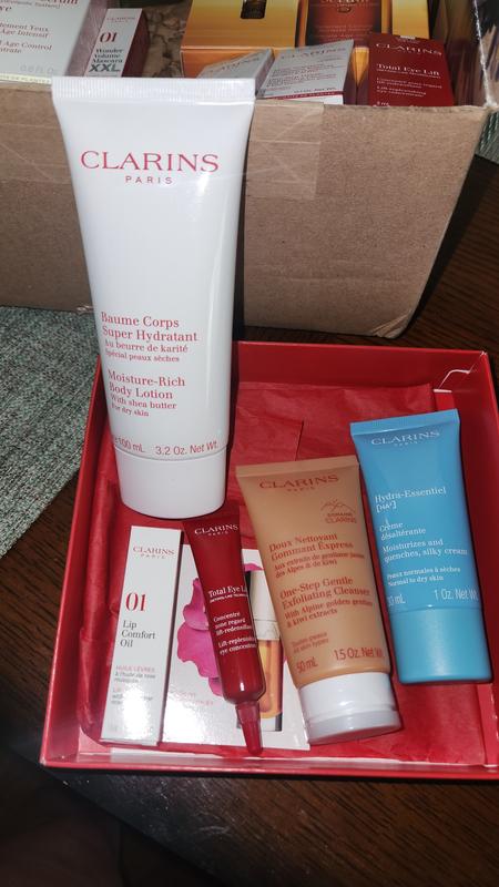 I received a welcome gift, and also 3 free samples for purchasing $100.