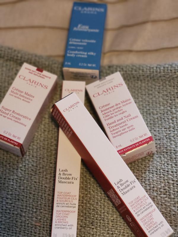 My photos show the only 2 produc5s I swear by abd can't go without. Long eyelashes? Old age bags? This sealer keeps mascara from smearing. Awesome!